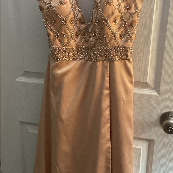 Size 8 prom dress, evening gown, well made barely worn dry cleaned - Picture 3 of 3